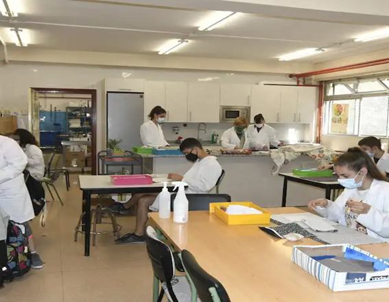 Imagen 2 del IES Ramón y Cajal (Zaragoza) Imagen 5 del IES Ramón y Cajal (Zaragoza)